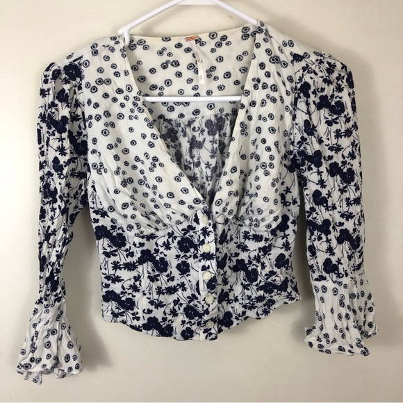Free People Lady Bohemian Button Front Floral Printed Blouse Blue & White Small - Picture 3 of 7